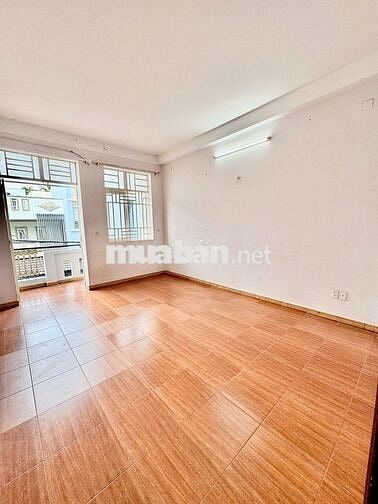 Nhà nguyên căn 3 lầu DT 200m2, hẻm 2 ô tô 6m - Đường Thới An 20. Q.12