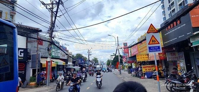 Cho thuê nhà MT 10x80m Đường Thoại Ngọc Hầu , Tân Phú, Tp.HCM.