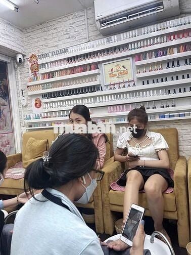 CHO THUÊ TIỆM NAIL CHỢ NHẬT TẢO, 24m2, 8 sạp, 8 tr/tháng, Full Đồ Nghề