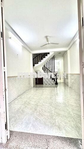 Nhà nguyên căn 3 lầu DT 200m2, hẻm 2 ô tô 6m - Đường Thới An 20. Q.12