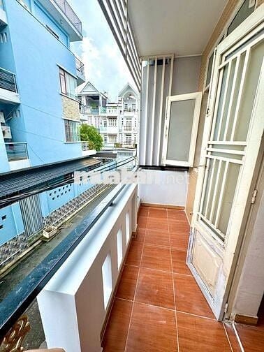 Nhà nguyên căn 3 lầu DT 200m2, hẻm 2 ô tô 6m - Đường Thới An 20. Q.12