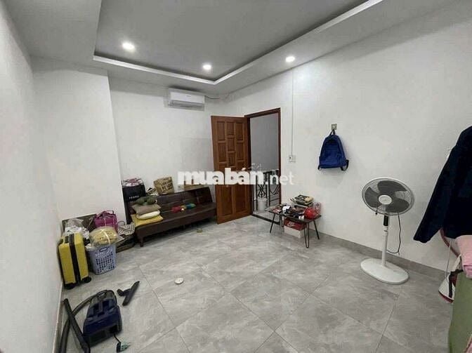 CHO THUÊ NHÀ VỊ TRÍ ĐẸP 3 LẦU HXH 1/ NGAY KHU ĐÔNG DÂN CƯ  ĐƯỜNG SỐ 1