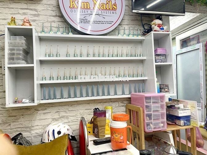 CHO THUÊ TIỆM NAIL CHỢ NHẬT TẢO, 24m2, 8 sạp, 8 tr/tháng, Full Đồ Nghề