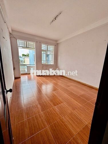 Nhà nguyên căn 3 lầu DT 200m2, hẻm 2 ô tô 6m - Đường Thới An 20. Q.12