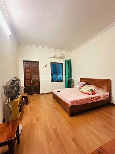 Mặt Phố Hoàng Hao Thám – Ba Đình = 207 M – 4T – MT 6.8 M – Giá 64.8 Tỷ