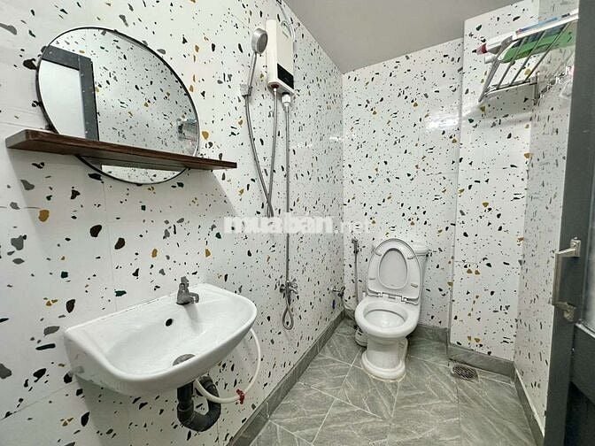 CHO THUÊ CHDV 1 PHÒNG NGỦ BAN CÔNG NGAY BỆNH VIỆN QUÂN Y 175, GÒ VẤP