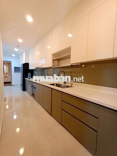 Căn góc 3PN full nội thất view hồ bơi,sông Bến Nghé,Bitexco,3p qua Q.1