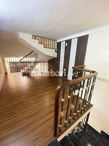 Bán nhanh nhà đầu ngõ Bạch Đằng, giá 9.5 tỷ, 31m2x4T, ở luôn 