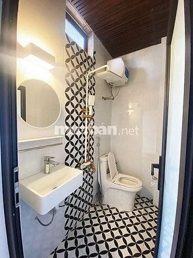 Bán nhanh nhà đầu ngõ Bạch Đằng, giá 9.5 tỷ, 31m2x4T, ở luôn 
