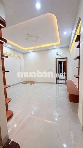 Nhà 3 lầu mới hoàn thiện gần siêu thị big c dĩ an cần bán