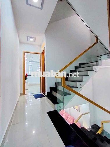 🏡 VÀO Ở NGAY - NHÀ 5 TẦNG CÓ 6 PN - ĐƯỜNG 6M - DÒNG TIỀN 17TR/THÁNG
