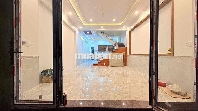Nhà 3 lầu mới hoàn thiện gần siêu thị big c dĩ an cần bán