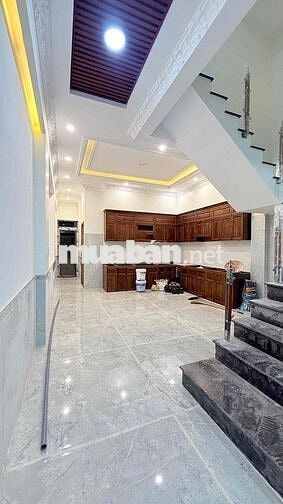 Nhà 3 lầu mới hoàn thiện gần siêu thị big c dĩ an cần bán