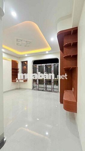 Nhà 3 lầu mới hoàn thiện gần siêu thị big c dĩ an cần bán