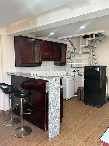 Cho thuê căn hộ duplex mặt tiền Điện Biên Phủ giáp Quận 1