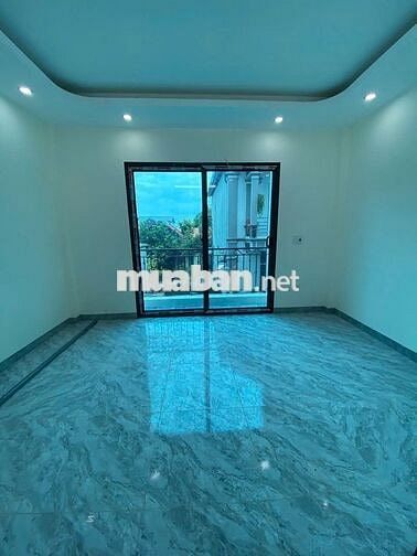 Nhà mới An Thắng,Biên Giang,4 tầng, View Hồ,Ôtô đỗ cạnh nhà,300 ra QL6