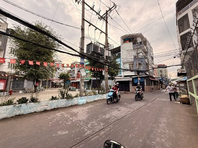 Bán nhà MTKD ngay cư xá Phú Thọ - Giáo xứ Vĩnh Hòa, Quận 11 