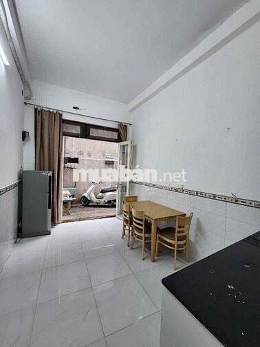 Cho thuê nhà nhỏ 2 không gian ngủ giá rẻ nằm ngay tqb gần cầu chữ Y