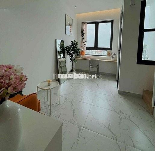 CHO THUÊ PHÒNG GÁC BAN CÔNG CỬA SỔ MỚI XÂY GẦN QUA ĐẠI HỌC VĂN LANG