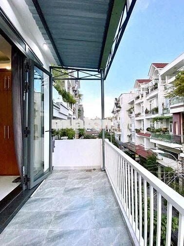 NHÀ GIÁ RẺ - 5PN3WC - HXH  ĐS 3 GÒ VẤP - FULL NỘI THẤT - CÓ SÂN THƯỢNG