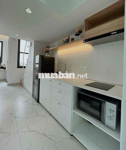 CHO THUÊ PHÒNG GÁC BAN CÔNG CỬA SỔ MỚI XÂY GẦN QUA ĐẠI HỌC VĂN LANG