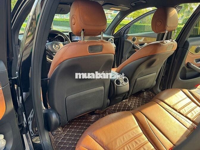 Mercedes Benz GLC250 4MATIC 2018 - 53000 km