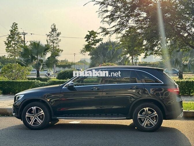 Mercedes Benz GLC250 4MATIC 2018 - 53000 km