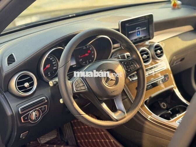 Mercedes Benz GLC250 4MATIC 2018 - 53000 km