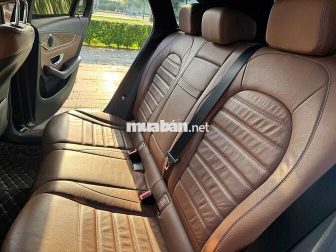 Mercedes Benz GLC250 4MATIC 2018 - 53000 km