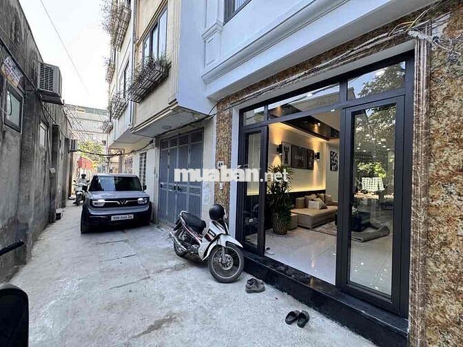 PHÂN LÔ => Ô TÔ ĐỖ CỬA => THANG MÁY => HBT.