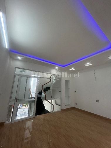 Gia đình cần bán nhà 3 tầng 3 mê Mặt tiền gần Hà Huy Tập -Trần Xuân Lê