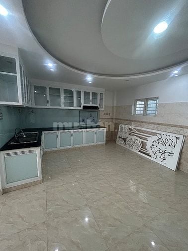 Gia đình cần bán nhà 3 tầng 3 mê Mặt tiền gần Hà Huy Tập -Trần Xuân Lê