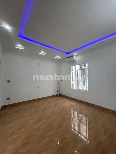 Gia đình cần bán nhà 3 tầng 3 mê Mặt tiền gần Hà Huy Tập -Trần Xuân Lê