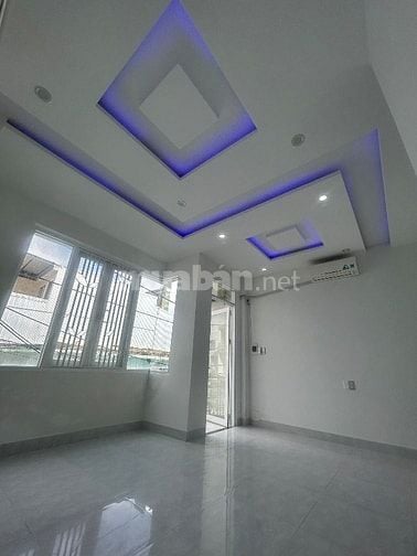 Gia đình cần bán nhà 3 tầng 3 mê Mặt tiền gần Hà Huy Tập -Trần Xuân Lê