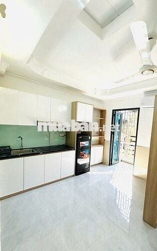 Căn 1N1K 35m² Full Nội Thất – Ban Công Rộng, Cửa Sổ Thoáng – Ở Ngay