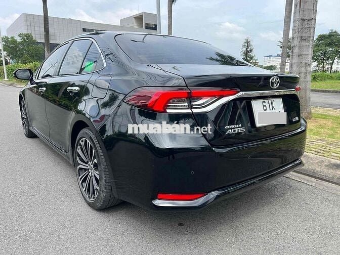 Toyota Corolla Altis 2022 1.8V - 50000 km Xe Nhập