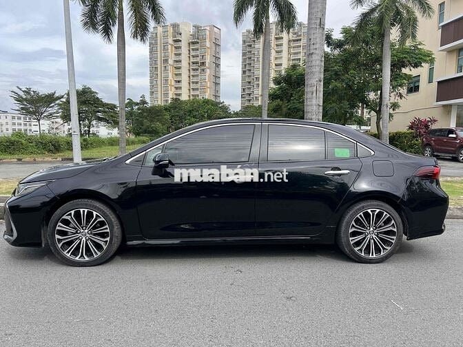 Toyota Corolla Altis 2022 1.8V - 50000 km Xe Nhập