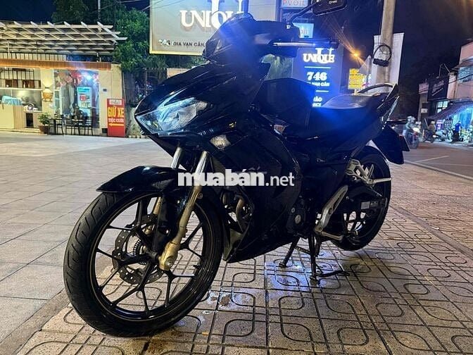 Xe WinneV3 2022 màu đen vàng mới siêu ken 98 %