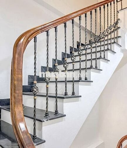 Chính chủ cho thuê nhà lô góc, Thái Hà, thang máy, 125m2x 4T -44 Tr