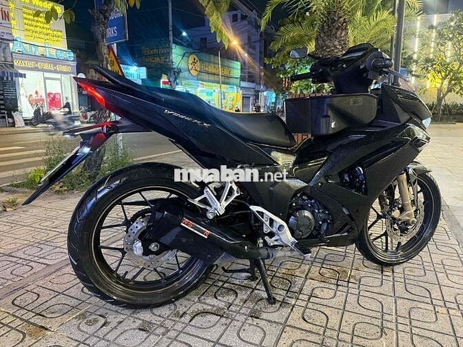 Xe WinneV3 2022 màu đen vàng mới siêu ken 98 %