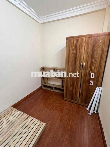 Cho thuê phòng trọ Bằng Liệt DT: 18m2 Giá 2TR