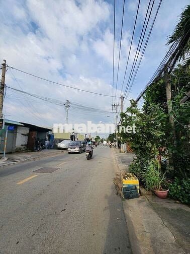 NHÀ TRỆT LẦU SÂN RỘNG RÃI THÍCH HỢP LÀM VĂN PHÒNG