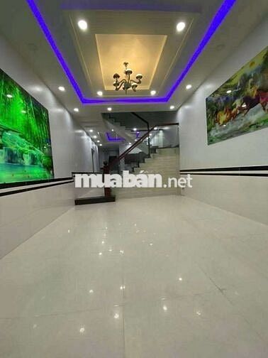 NHÀ TRỆT LẦU SÂN RỘNG RÃI THÍCH HỢP LÀM VĂN PHÒNG