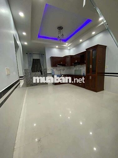 NHÀ TRỆT LẦU SÂN RỘNG RÃI THÍCH HỢP LÀM VĂN PHÒNG