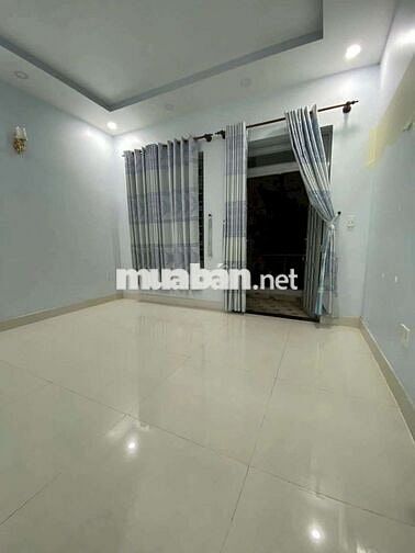 NHÀ TRỆT LẦU SÂN RỘNG RÃI THÍCH HỢP LÀM VĂN PHÒNG