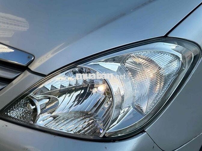 Toyota Innova 2009 G - 35489 km