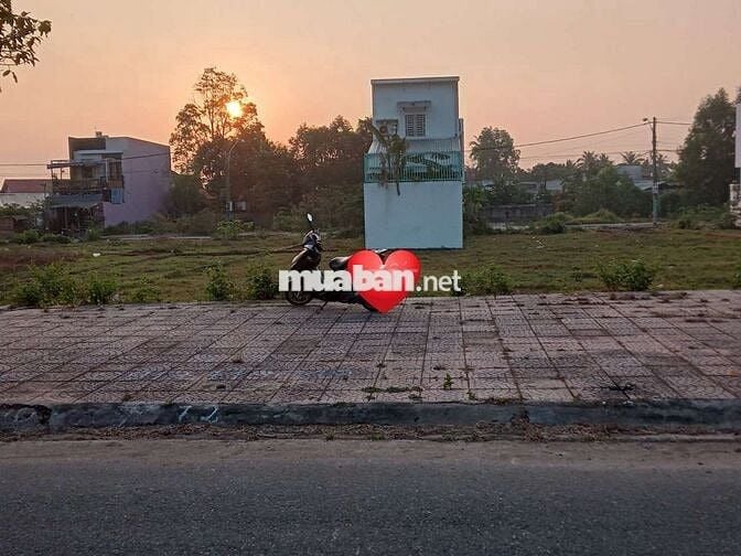 Hai nền liền kề Khu Minh Linh, đường số 1.