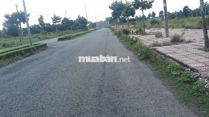 Hai nền liền kề Khu Minh Linh, đường số 1.