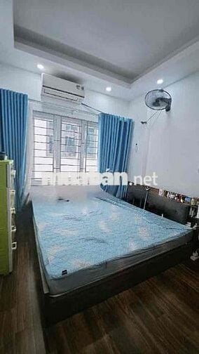 - Vài bước ra mặt phố Tựu Liệt, gần chợ – siêu thị – trường học – Giá