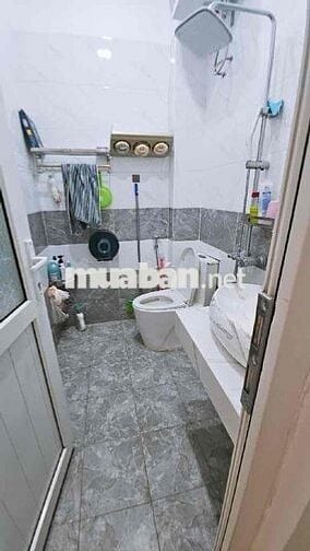 - Vài bước ra mặt phố Tựu Liệt, gần chợ – siêu thị – trường học – Giá